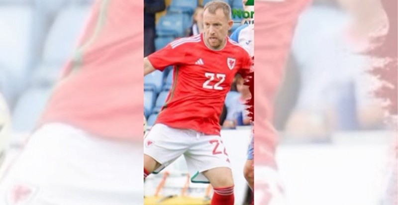 Gareth o’r Felinheli yn chwarae i dîm Pêl-droed Trawsblaniad Cymru